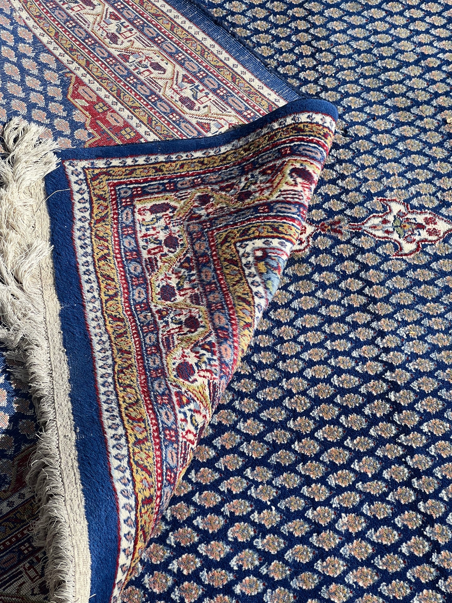 ANTIQUE HAND KNOTTED RUG CIRCA 1943