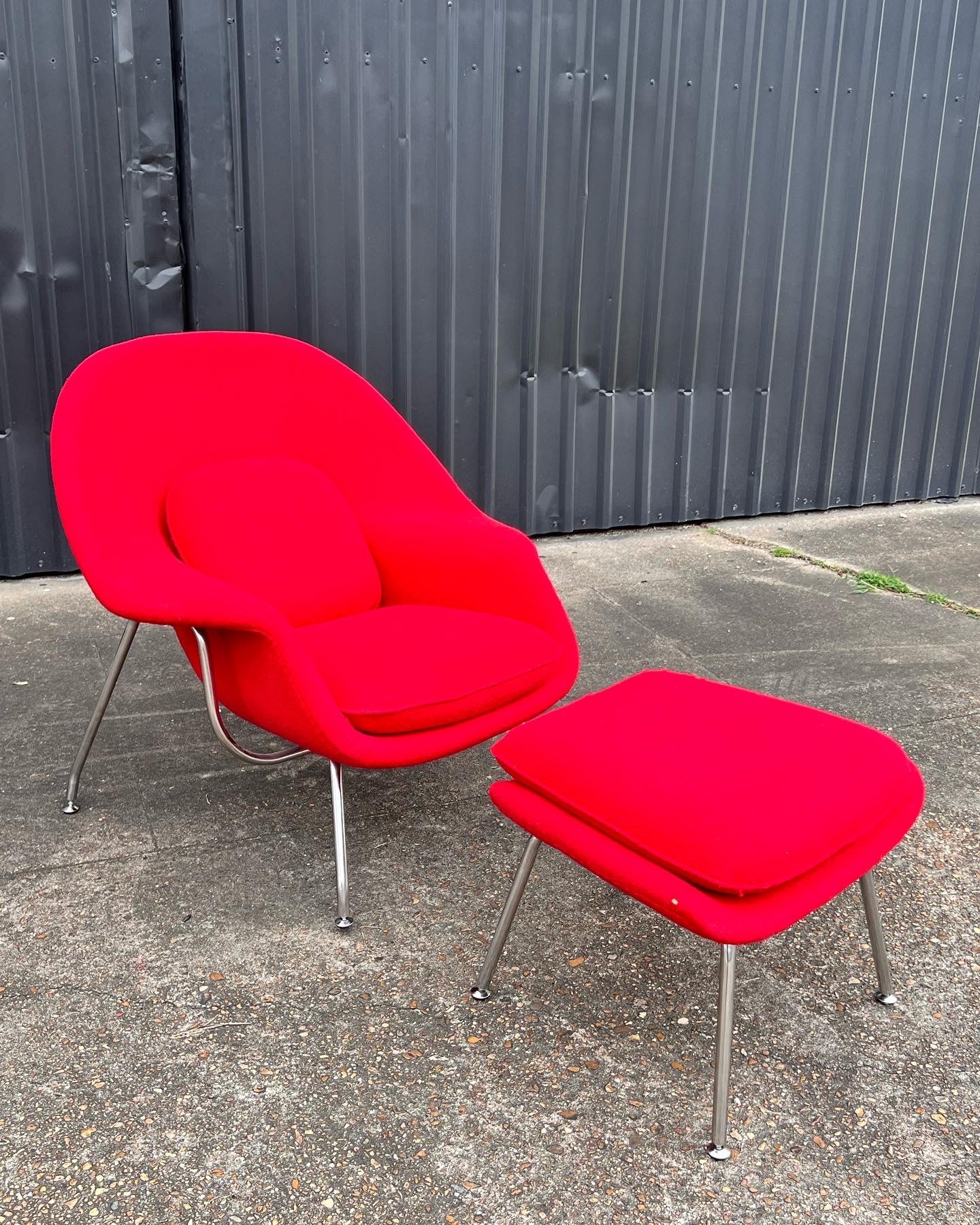 Vintage Womb Chair in the Manner of Eero Saarinen